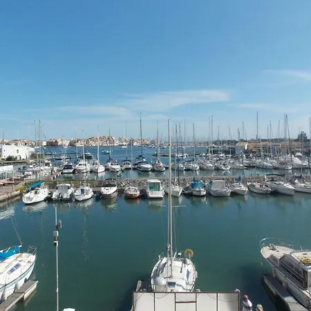 Nice Design Studio With View On The Port Agde